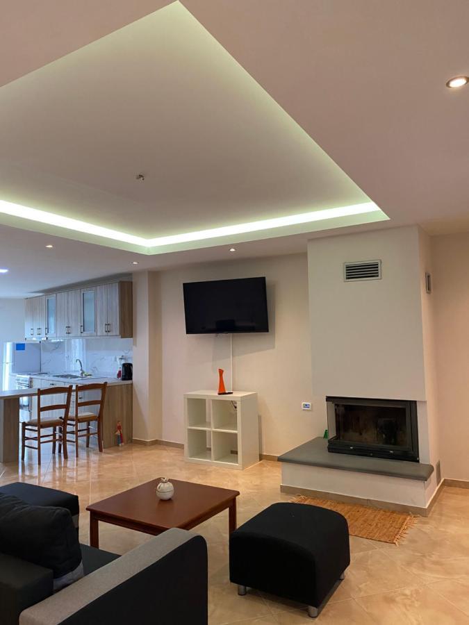 Αρτέμιδα Plus Karpenisi Apartment Exterior foto