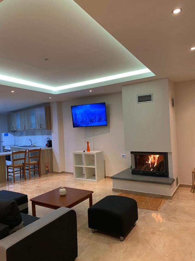 Αρτέμιδα Plus Karpenisi Apartment Exterior foto